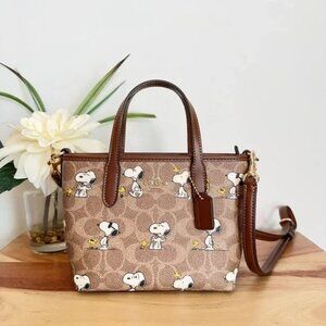 Coach X Peanuts City Mini Tote Bag Signature Canvas With Snoopy CBS83